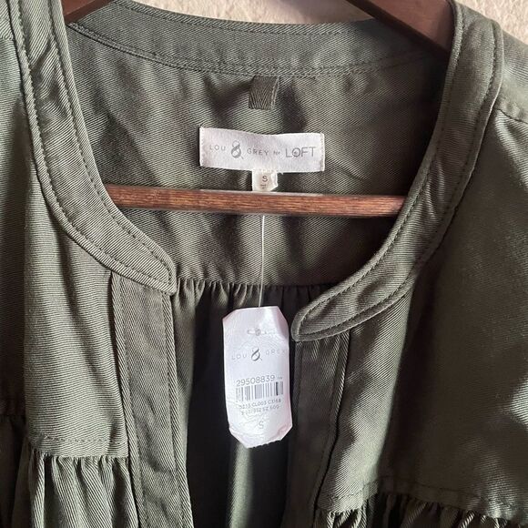 Lou & Grey Relaxed Fit Shortsleeve Buttondown - Army Green - Picture 8 of 9